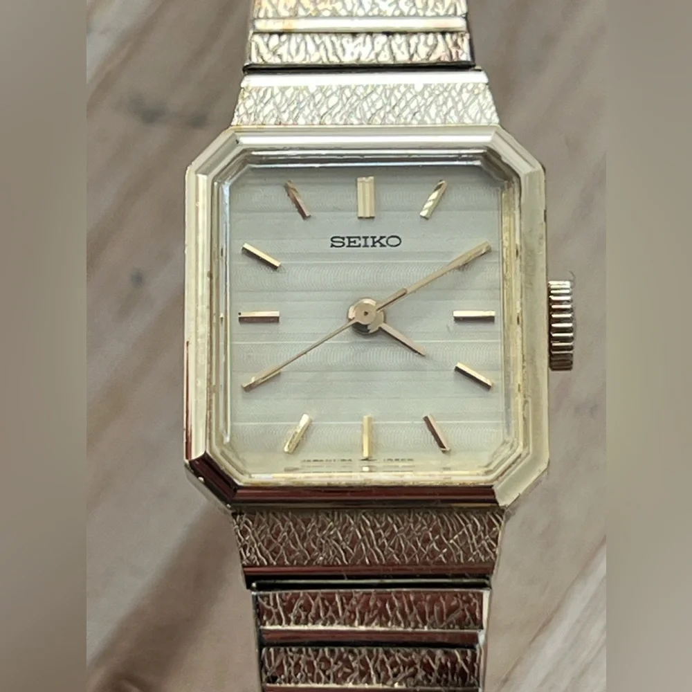 Seiko SGP Gold Plated Vintage Ladies Watch Mechanical Winding Gold Dial